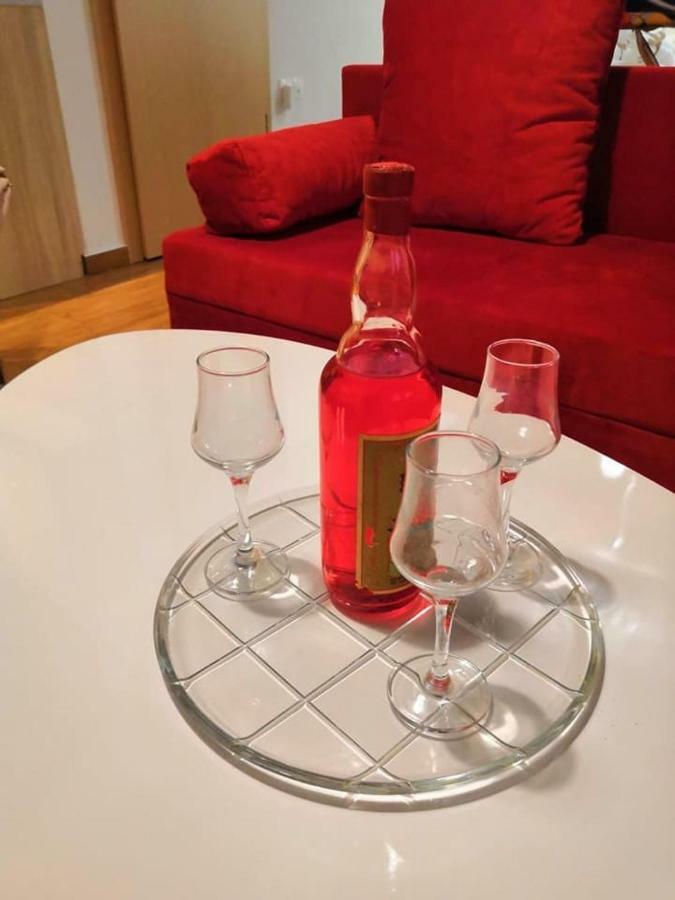 The Little Gem Under The Rocks Apartment